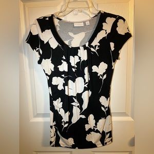 Black and white floral print blouse